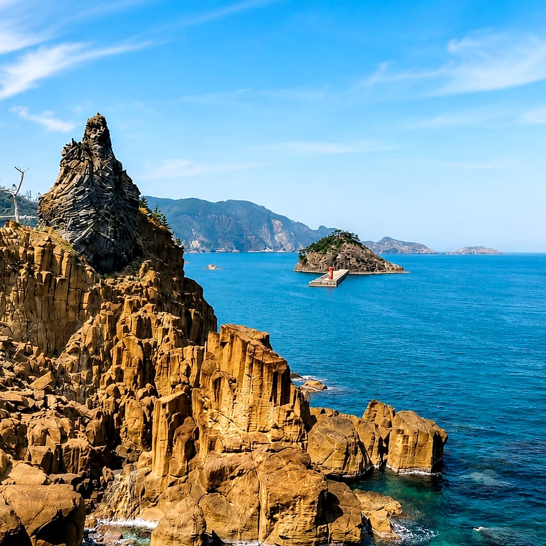 よろい岩（隠岐の島町）